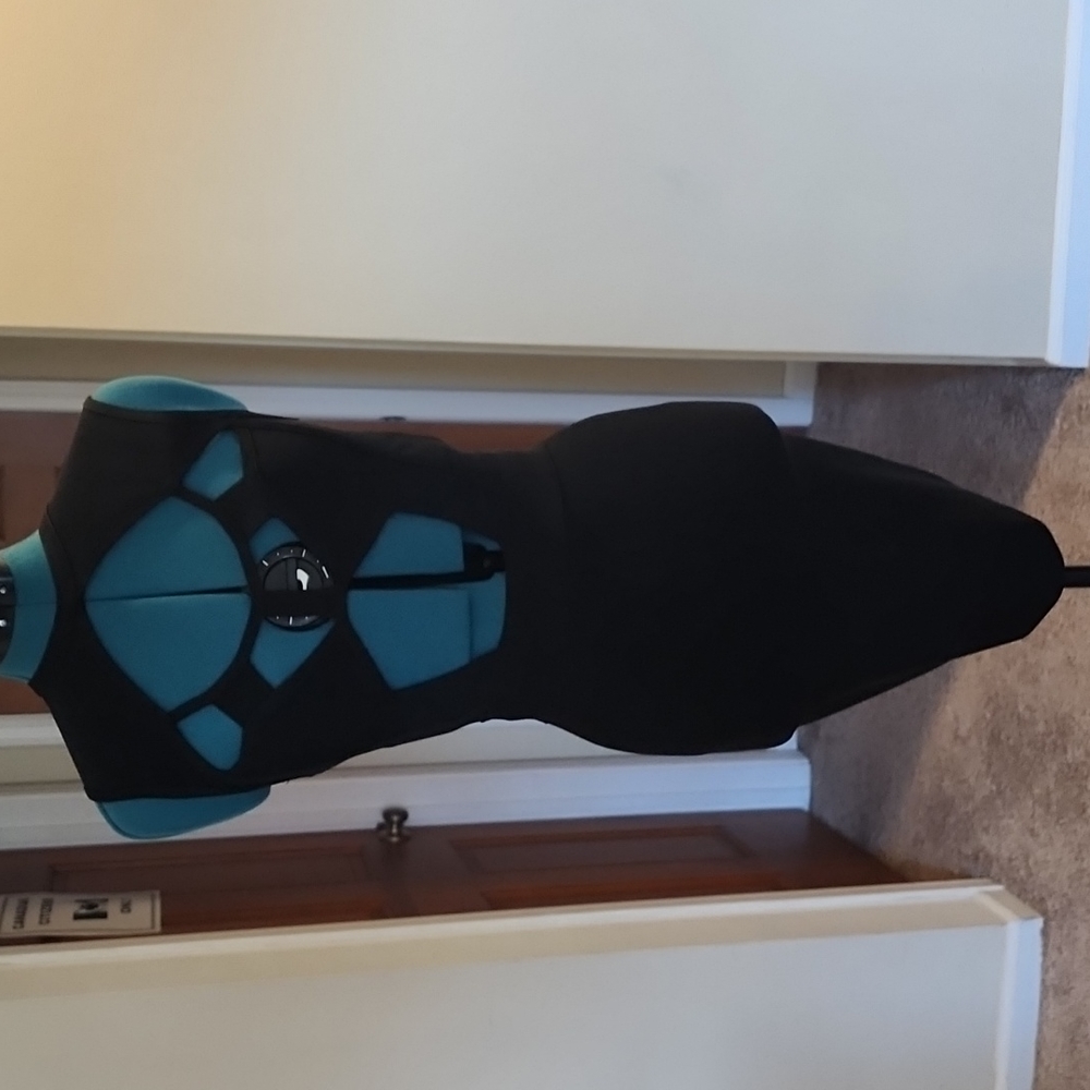 HOUSE OF CB ARAVENA BLACK CUT OUT BANDAGE DRESS Size M Medium